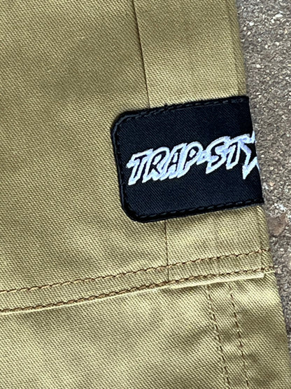 Khaki Dinamik Trap Star Cargo Shorts with a black patch reading TRAPSTAR